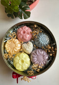 Soap tin -Tin box containing 5 flower soaps and 1 mini heart soap